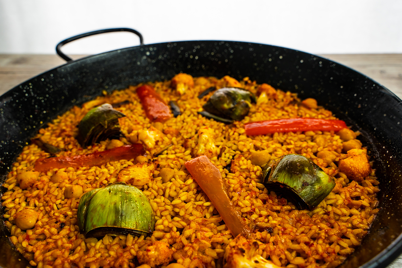 La paella vegana tradicional Receta de paella de verduras